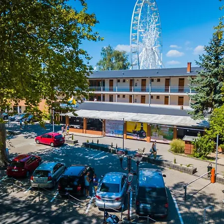 Holiday Hotel Siofok 3* שיופוק