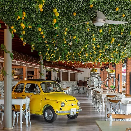 Holiday Hotel Siofok Hotell 3*
