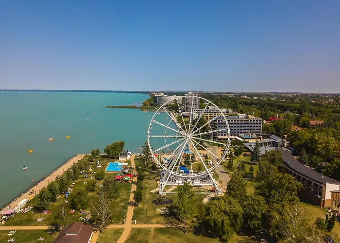 מלון Holiday Hotel Siofok