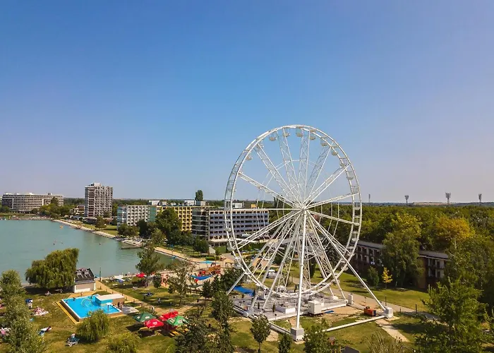 Holiday Hotel Siofok מלון